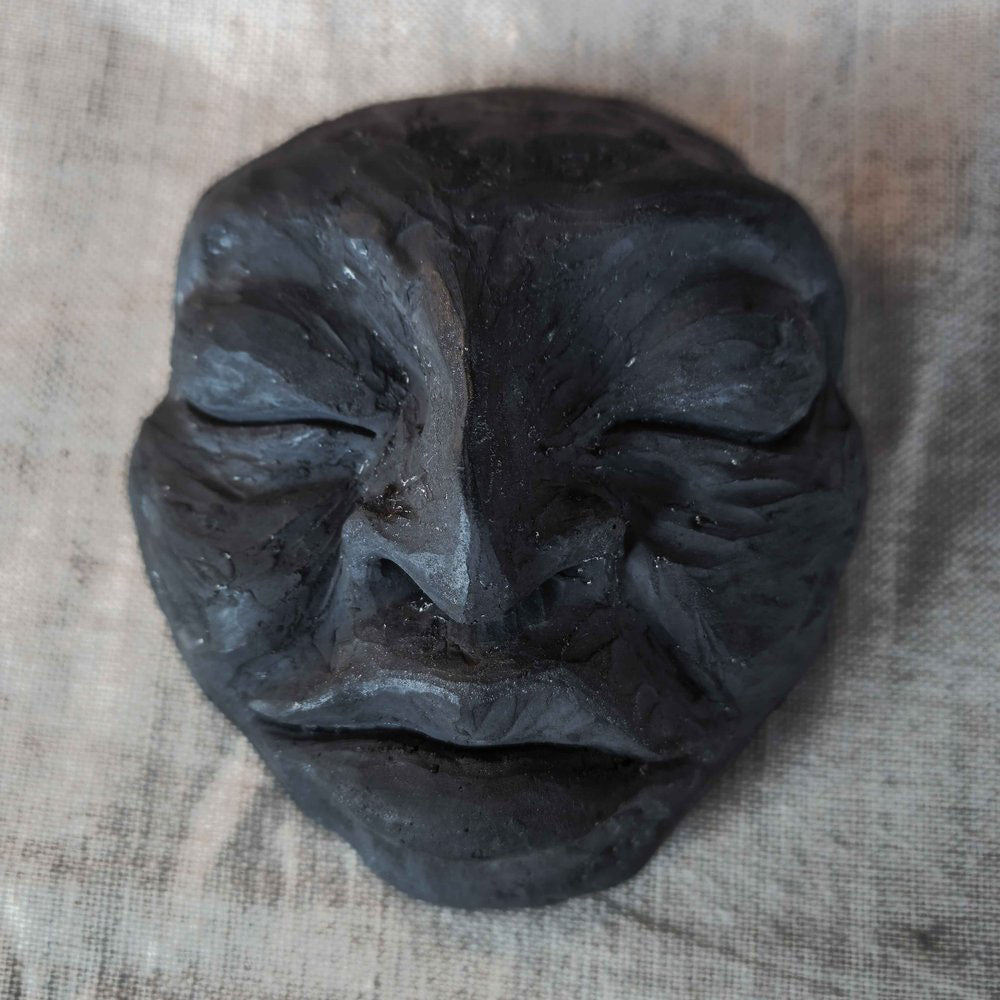 Astrid - Väggskulptur