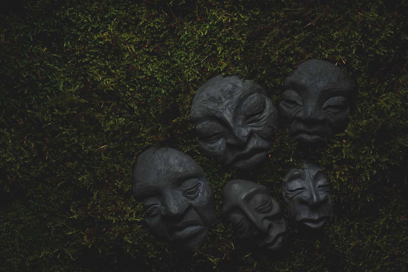 Astrid - Väggskulptur